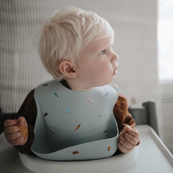 Mushie Accessories Jellybeanzkids Mushie Silicone Baby Bib - Retro Cars OS